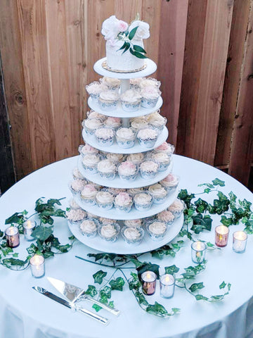 Dessert Cake or cupcake display